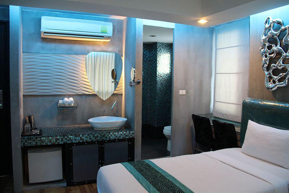 Blutique Hotel Banguecoque Exterior foto