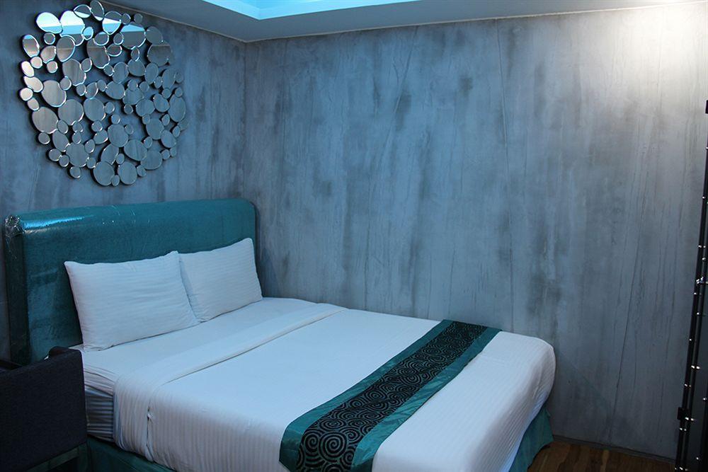 Blutique Hotel Banguecoque Exterior foto