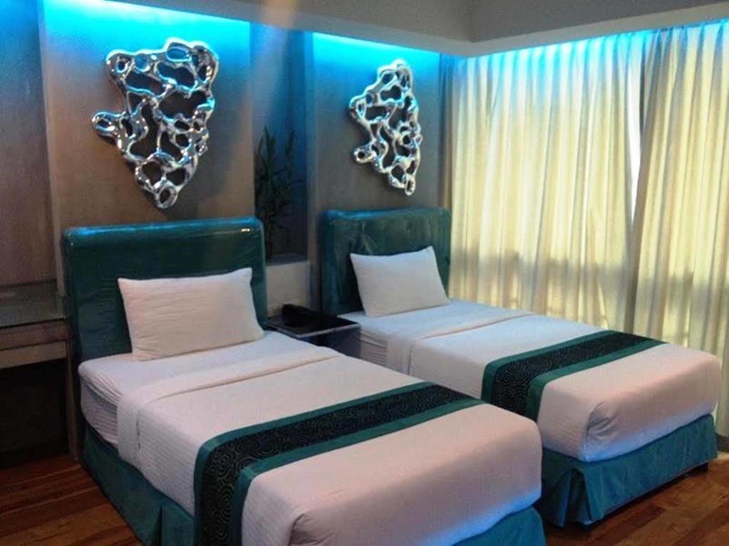 Blutique Hotel Banguecoque Exterior foto