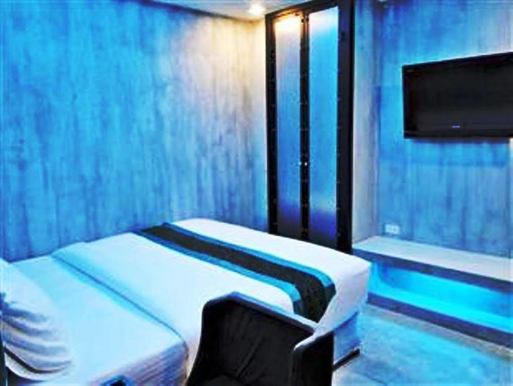 Blutique Hotel Banguecoque Exterior foto